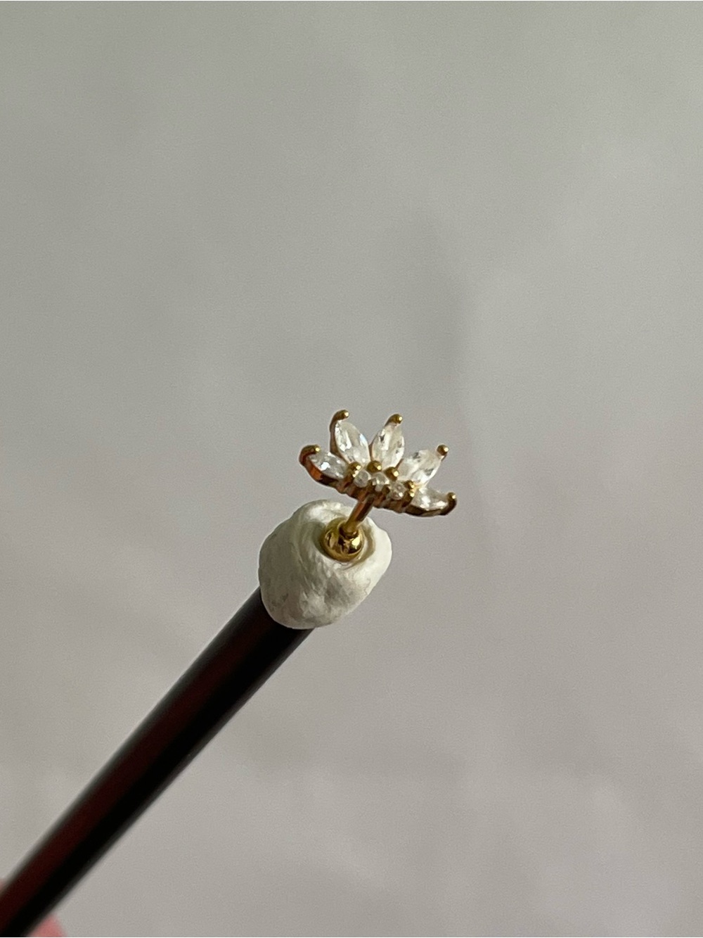 Gold Floral Cubic Zirconia Stud Threaded Labret Body Jewelry